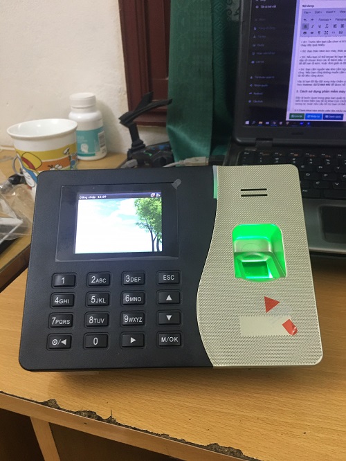 may-cham-cong-RJ3000